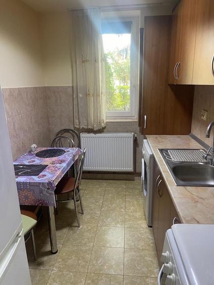 Garsonieră decomandată în Central