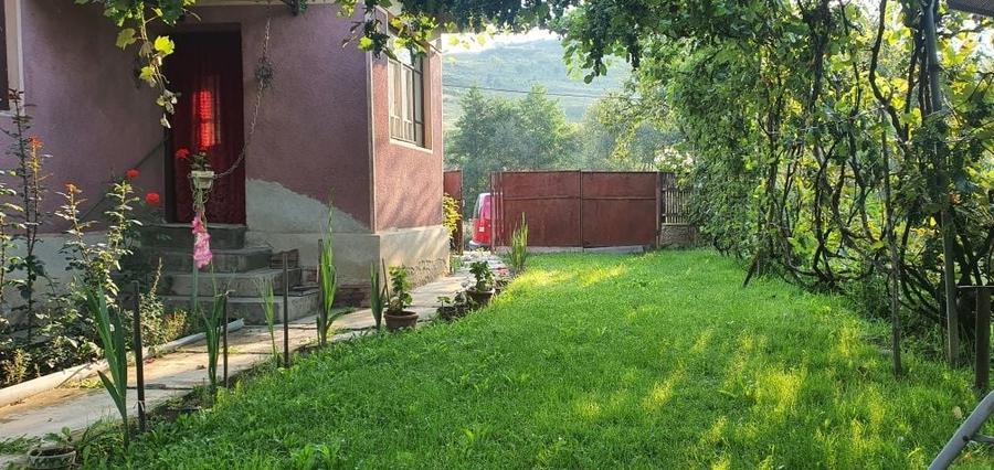 Casă cu 3 camere în Bord
