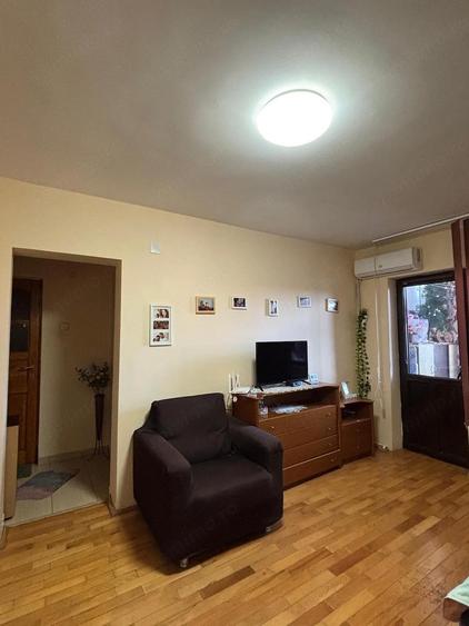 Apartament cu 2 camere semidecomandat în Lehliu