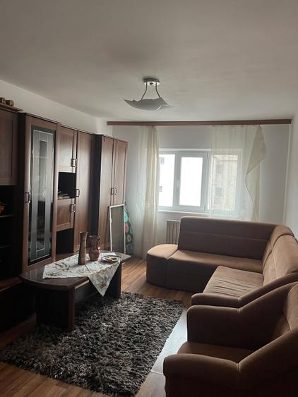 Apartament cu 2 camere decomandat în Traian