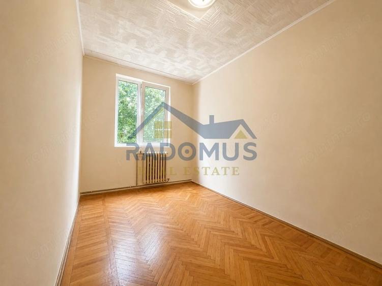 Apartament cu 3 camere semidecomandat în Nord