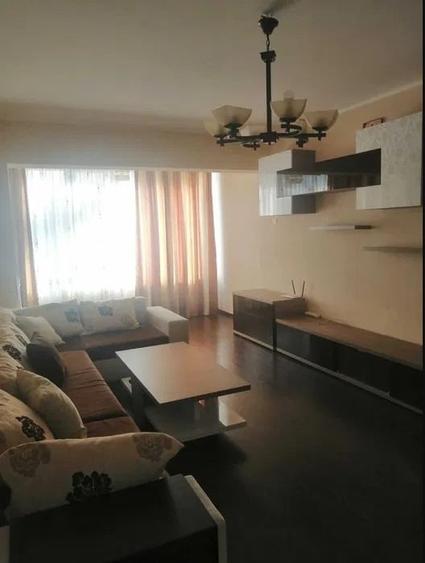 Apartament cu 2 camere decomandat în