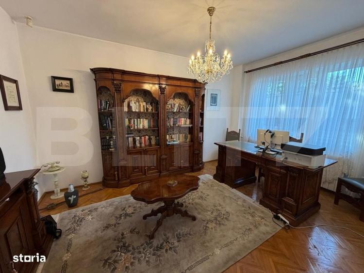 Casă cu 4 camere în Central