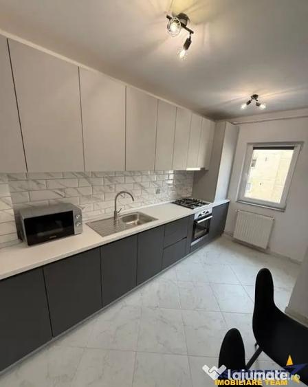 Apartament trei camere,Tractorul, Brasov - 1