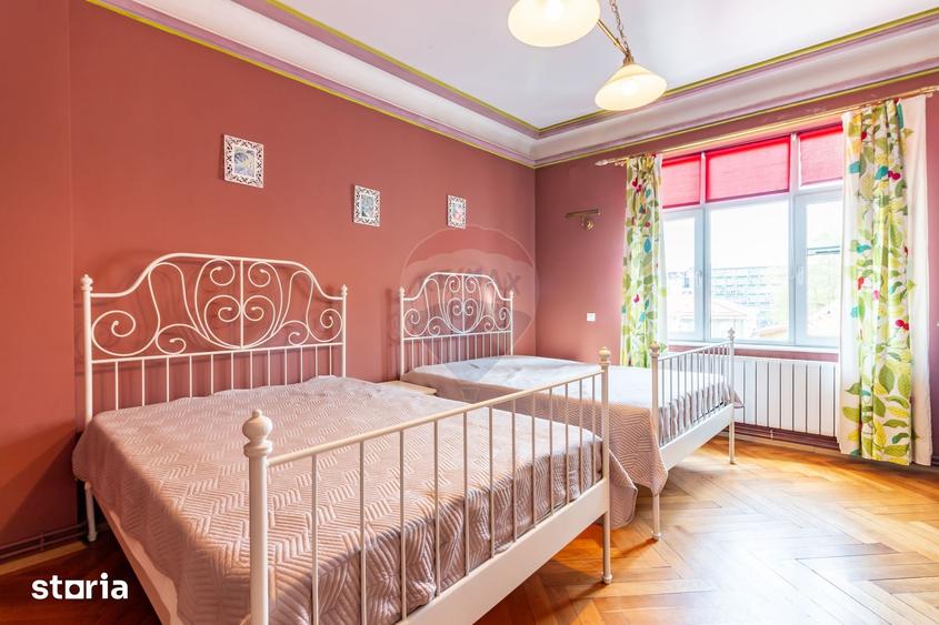Apartament cu 4 camere, mobilat în Romană
