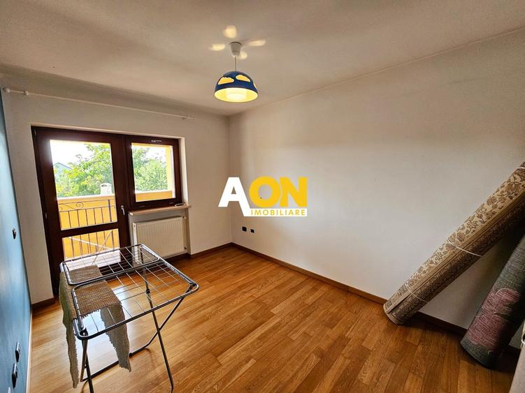Casă individuală cu 7 camere cu Canalizare în Central