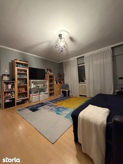 Apartament cu 3 camere decomandat în Decebal