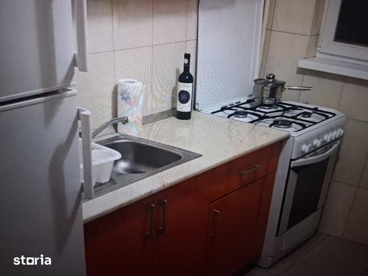Apartament cu 2 camere decomandat în Tei