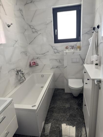Apartament cu 3 camere decomandat în Traian