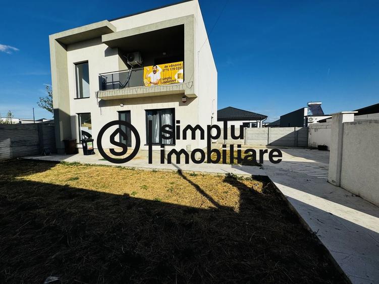 Casă individuală cu 3 camere cu Canalizare în Preajba