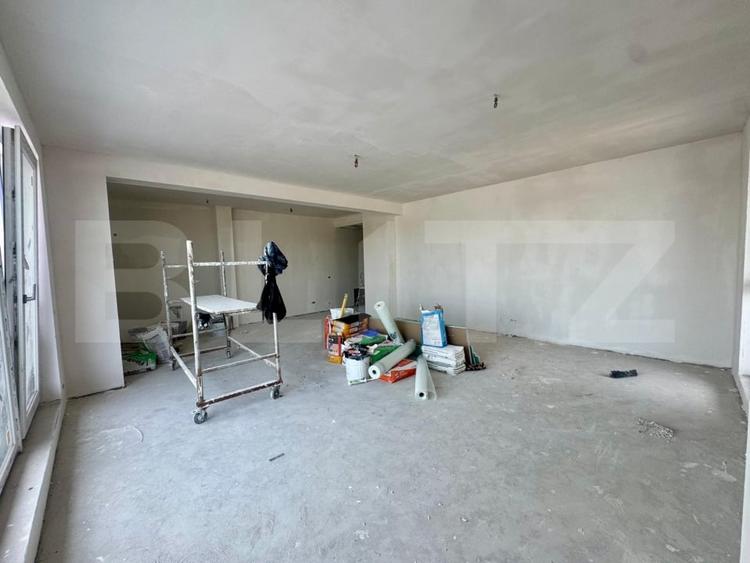 Penthouse cu 3 camere decomandat în Florești