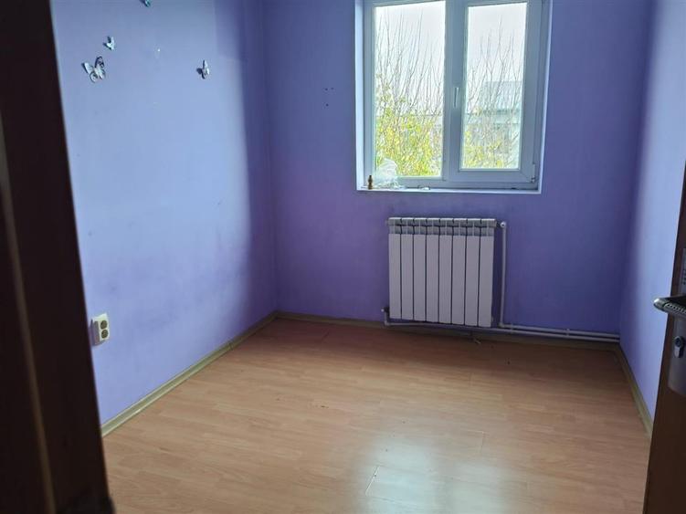 Apartament cu 4 camere semidecomandat în Hipodrom