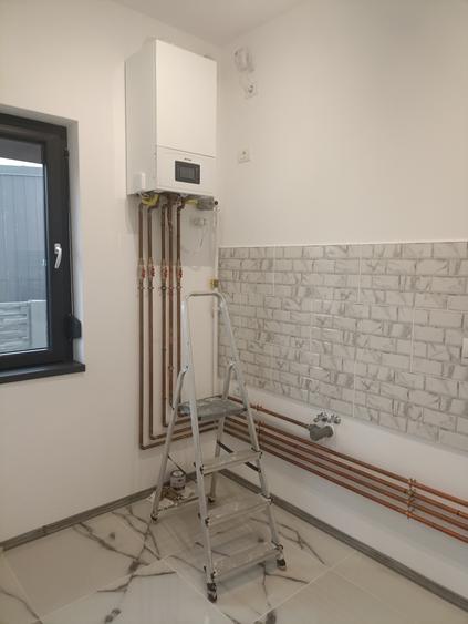 Casă cu 3 camere cu Canalizare în Parța