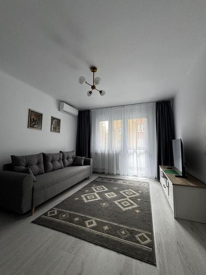 Apartament cu 2 camere semidecomandat în Central
