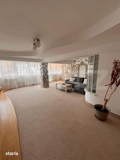 Apartament cu 4 camere decomandat în Central