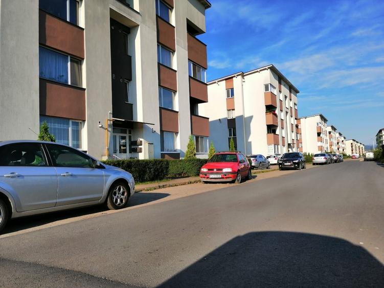 Apartament cu 2 camere decomandat în Florești