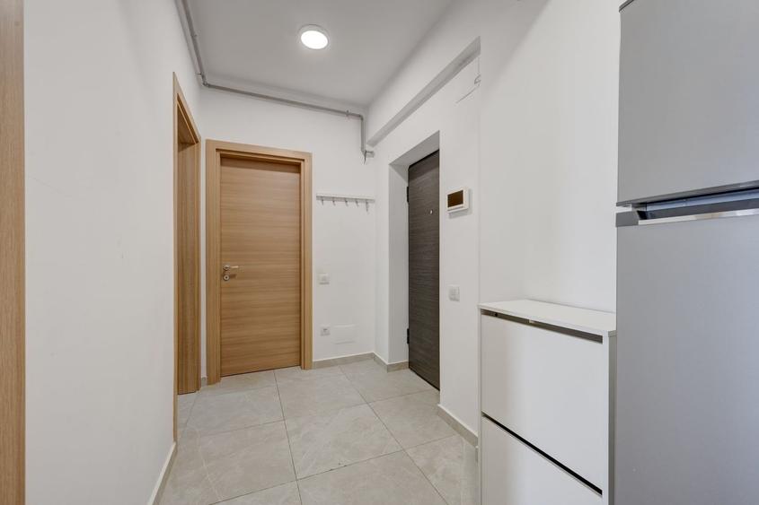 Penthouse cu 2 camere decomandat, mobilat în Apărătorii Patriei