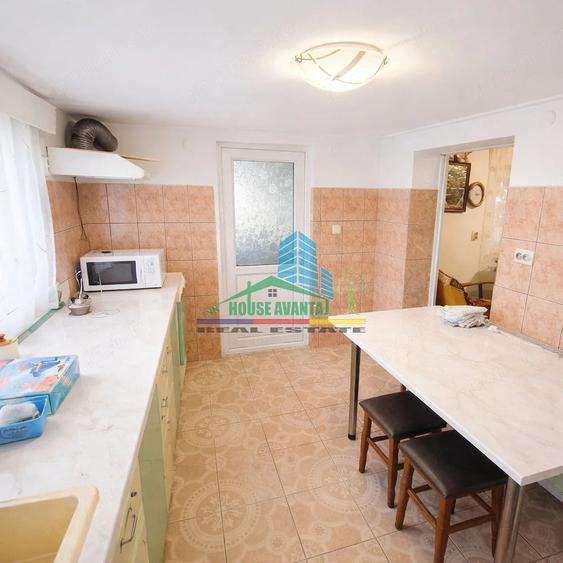 Casă cu 4 camere cu Teren 209 Mp în Central