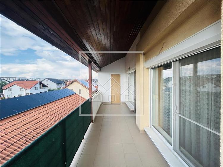 Apartament cu 3 camere decomandat în Șelimbăr