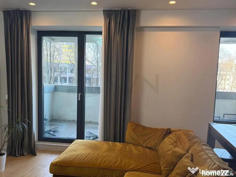 Apartament cu 3 camere semidecomandat în Aviației