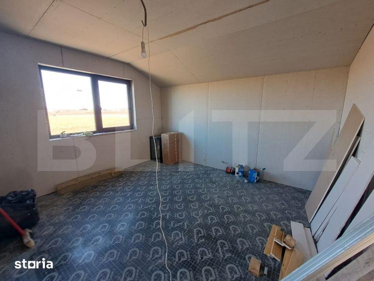Casă cu 4 camere cu Teren 560 Mp în Stupini
