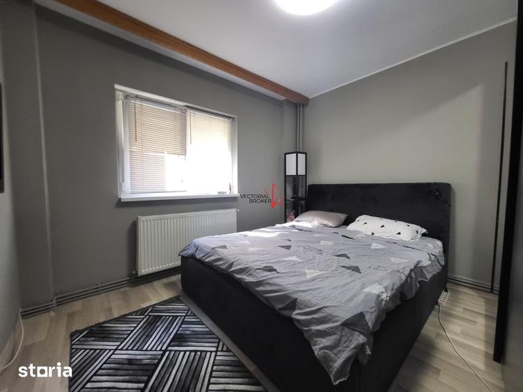 Apartament cu 3 camere decomandat în Titan
