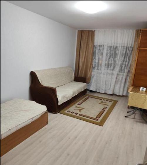Apartament cu 2 camere decomandat în Km 5