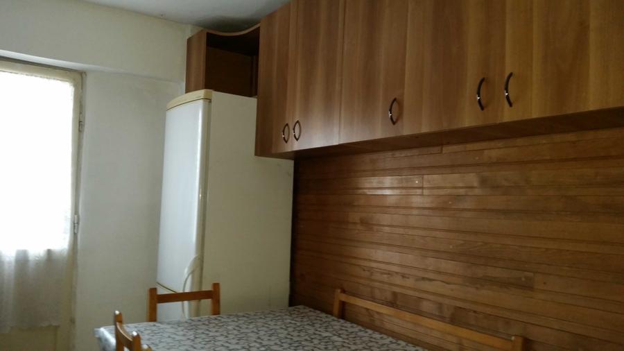 Apartament cu 3 camere decomandat în Republicii