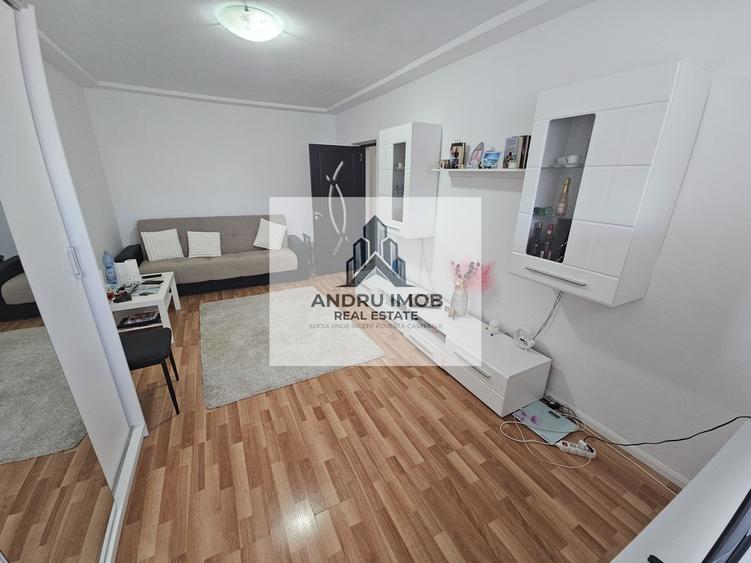 Apartament cu 3 camere decomandat în Dristor