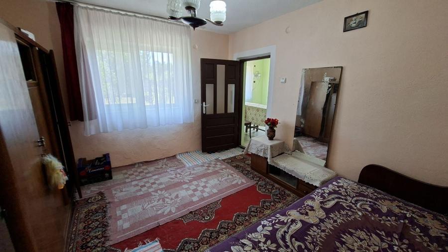 Casă individuală cu 3 camere cu Canalizare în Teiu