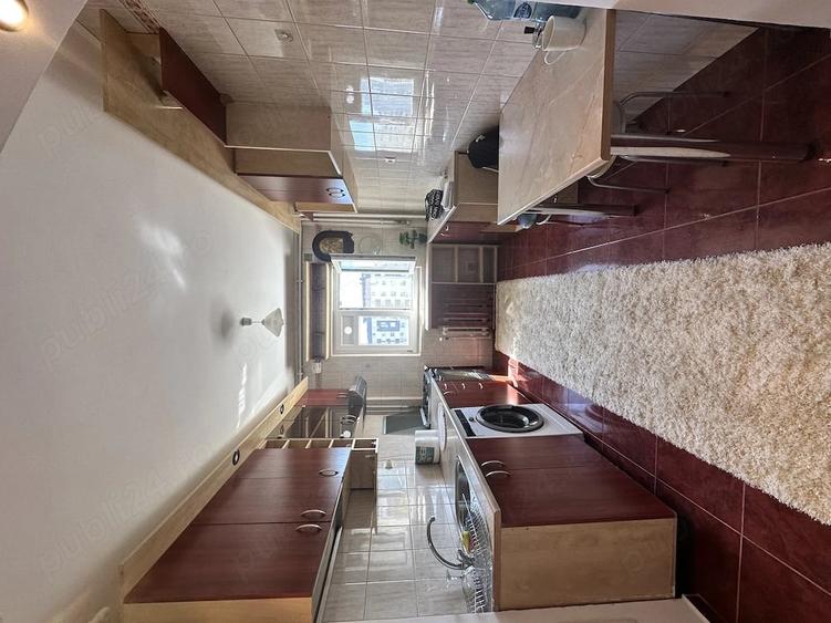 Apartament cu 3 camere decomandat în Dristor