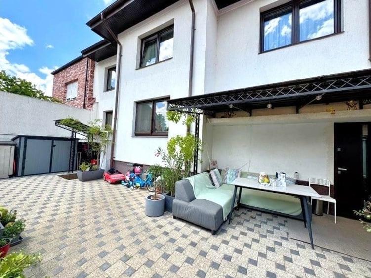 Casă cu 5 camere cu Teren 140 Mp în Domenii