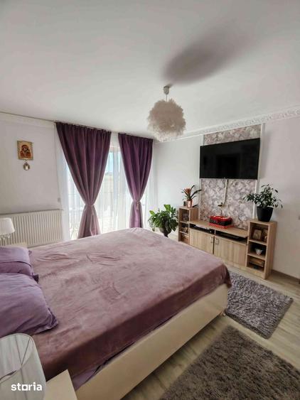 Casă cu 5 camere cu Teren 227 Mp în Sânpetru