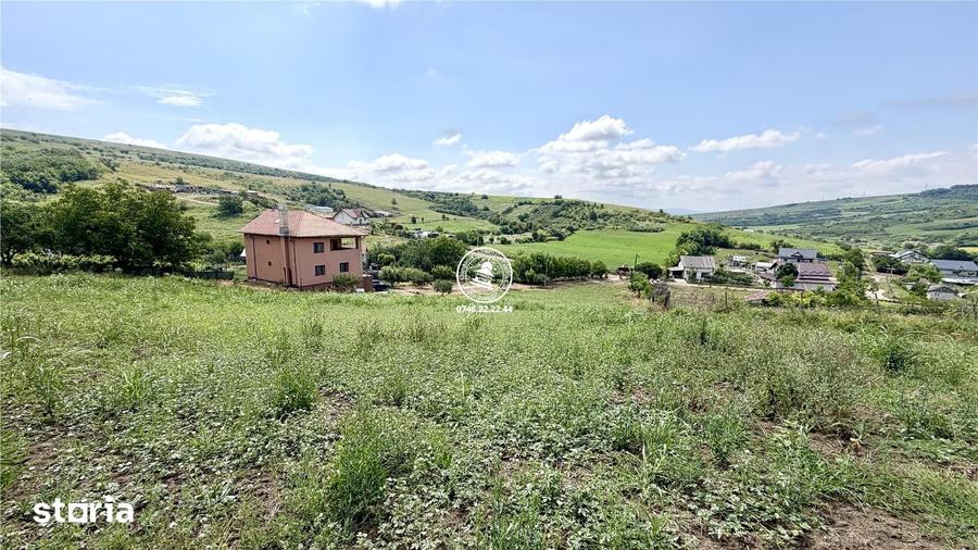 Casă cu 5 camere cu Teren 6400 Mp în Rediu