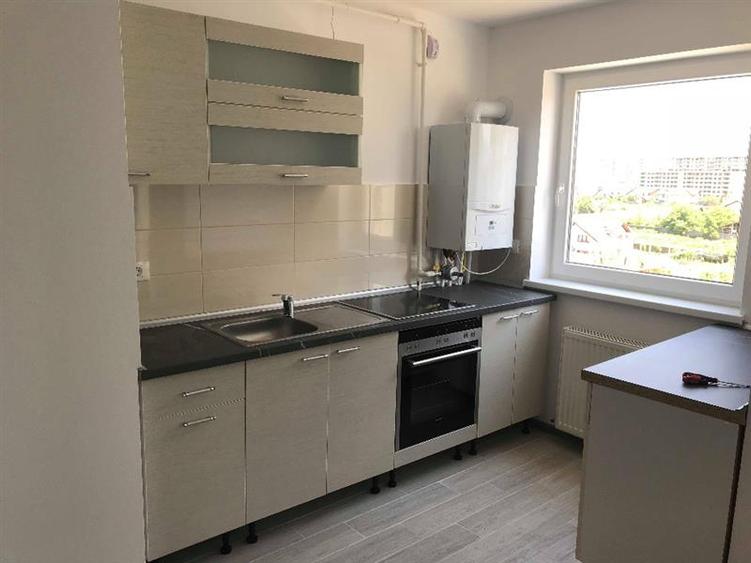 Apartament cu 2 camere semidecomandat, mobilat în Tractorul