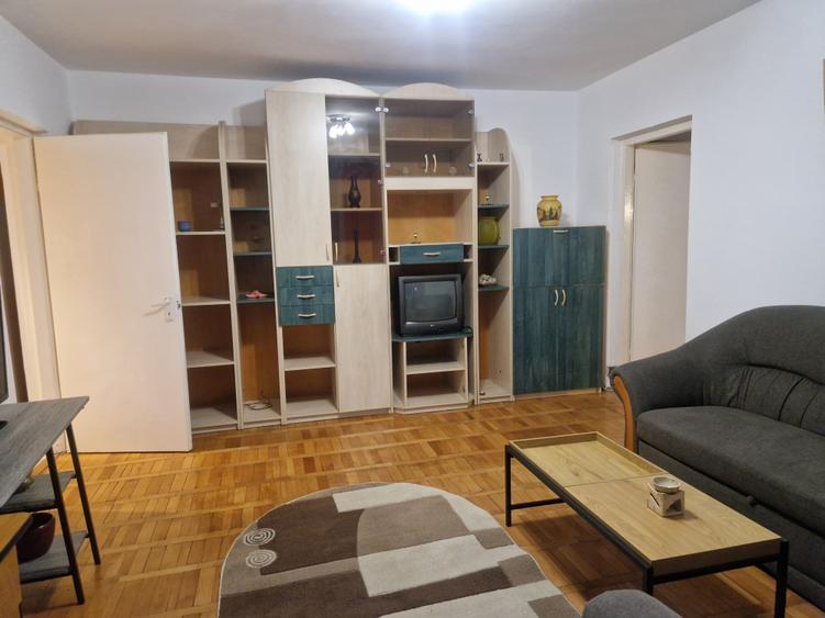 Apartament cu 2 camere semidecomandat în Complex Studențesc