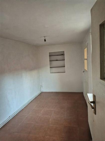 Casă cu 3 camere cu Teren 250 Mp în Bd. Laminorului