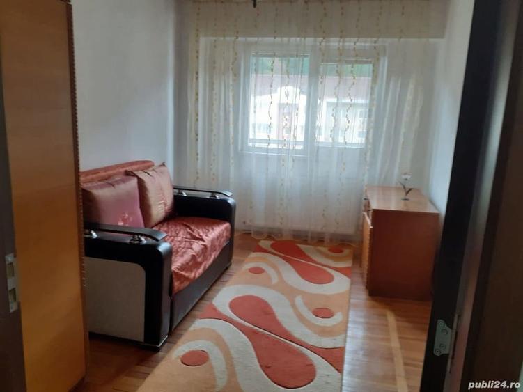 Apartament cu 4 camere decomandat în Luncă