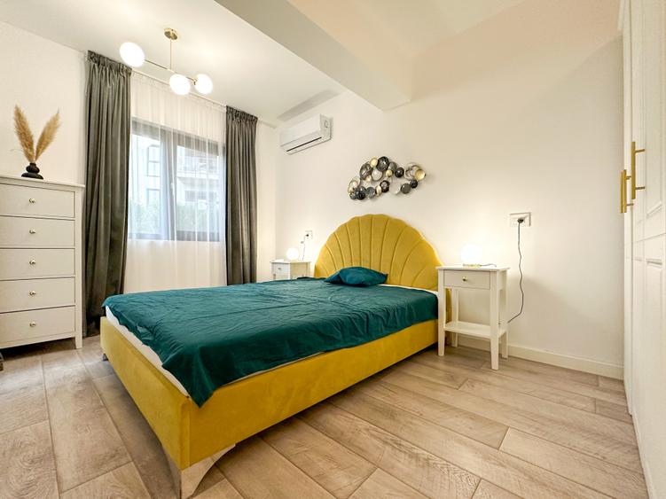 Apartament cu 3 camere semidecomandat în P-ta Presei Libere