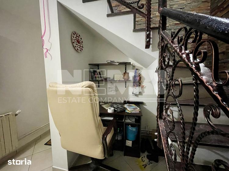 Casă cu 5 camere cu Teren 581 Mp în Vicovu de Sus