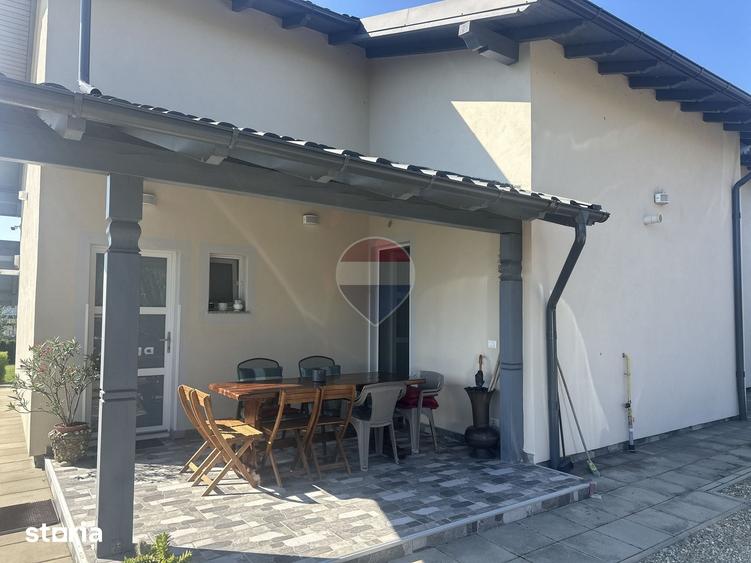 Casa / Vila cu 7 camere de vanzare Izvoare - 7