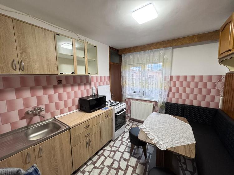 Apartament cu 2 camere semidecomandat în Drumul Carului