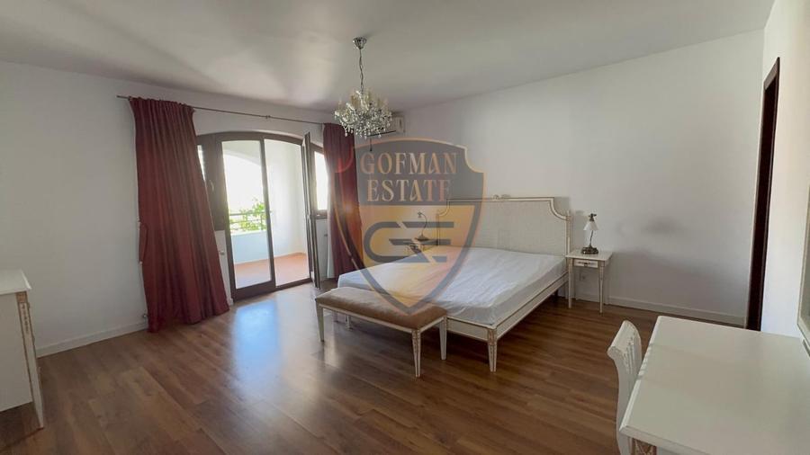 Casă individuală cu 4 camere cu Piscina în Mamaia-Sat