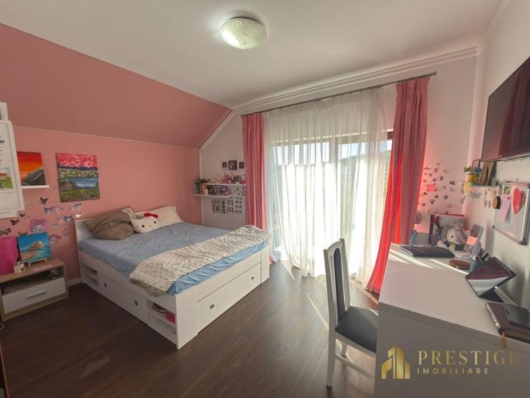 Casă individuală cu 6 camere cu Canalizare în Dealuri Oradea