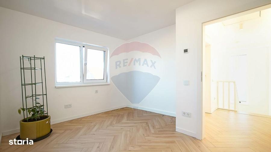 Casă cu 4 camere în Hărmanului