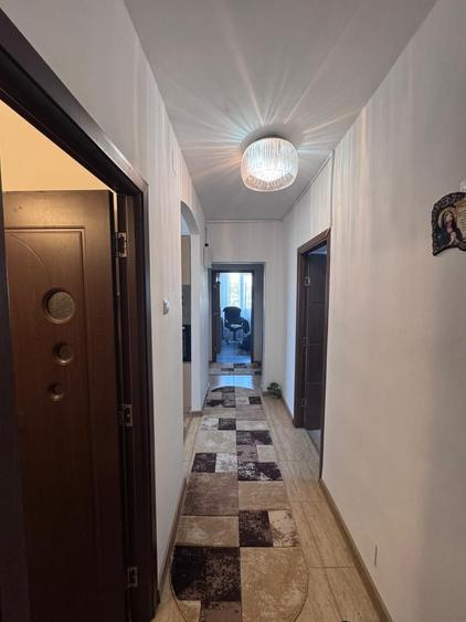 Apartament cu 4 camere decomandat în Central