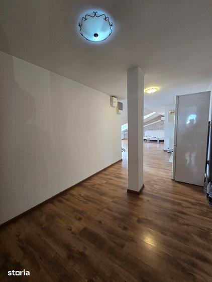 Apartament cu 4 camere decomandat în Dobroești