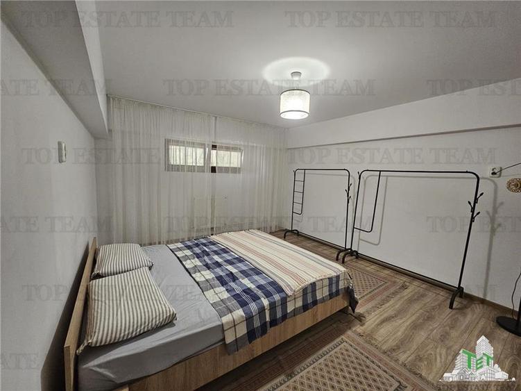 Apartament cu 4 camere decomandat, mobilat în Trocadero