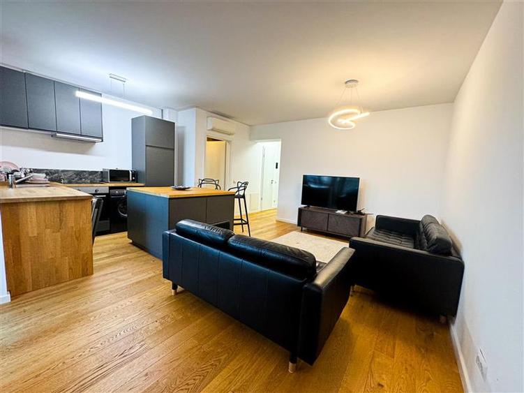 Apartament cu 2 camere semidecomandat, mobilat în Aviației