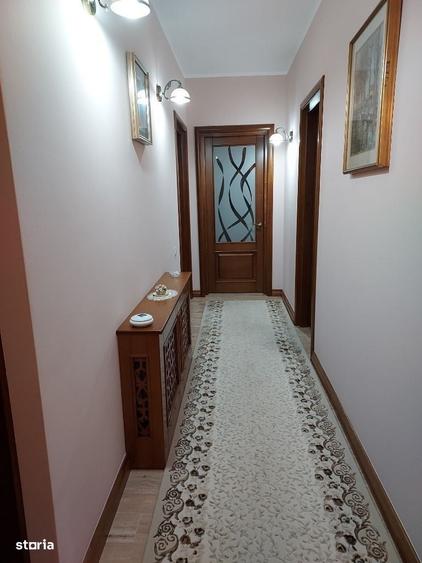 Casă cu 4 camere în Moara